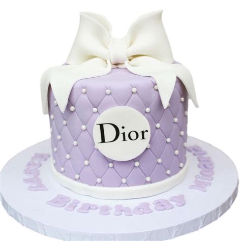 Commander votre gâteau d'anniversaire Dior en ligne